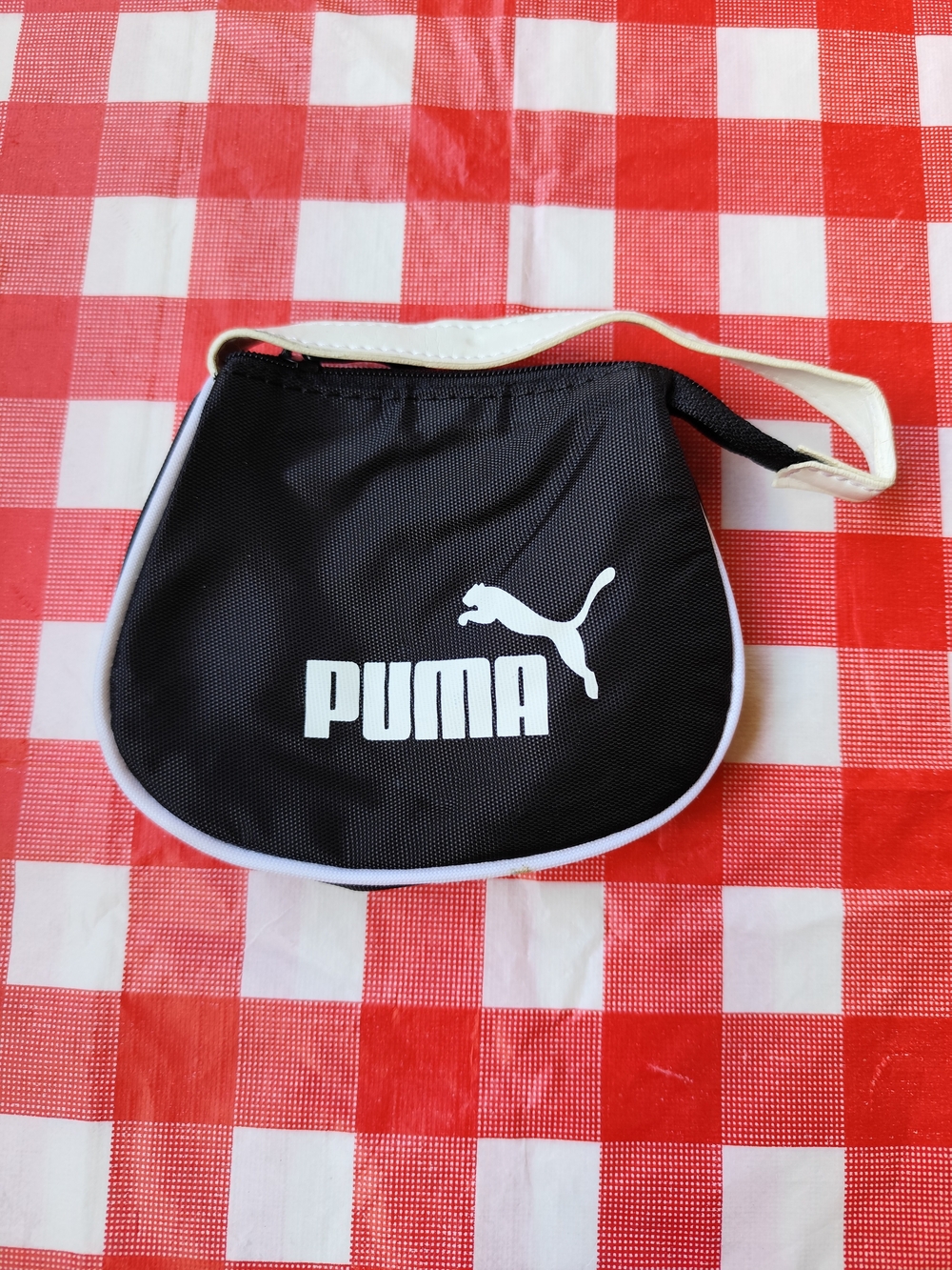 3/$25💙Puma Black and White Mini Zip Pouch